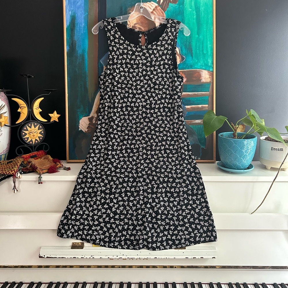 Jessica Black Floral Midi Dress - Picture 2 of 16